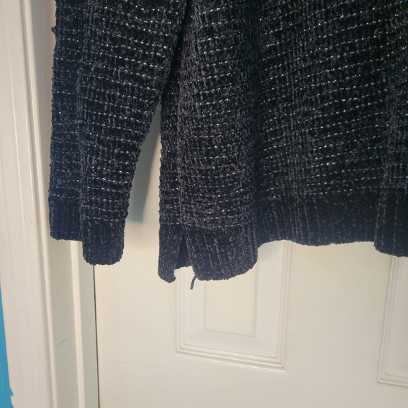 Black Sweater - Picture 6 of 6